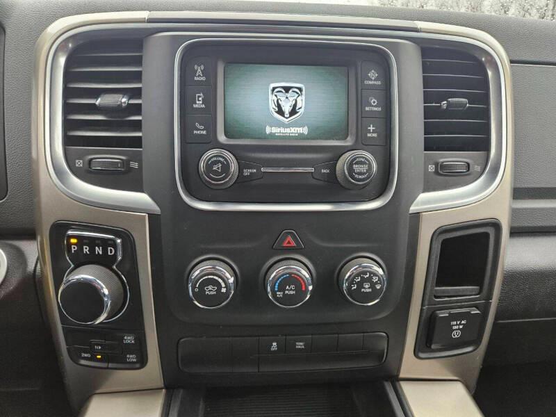 RAM 1500 SLT Quad Cab 4WD 2014