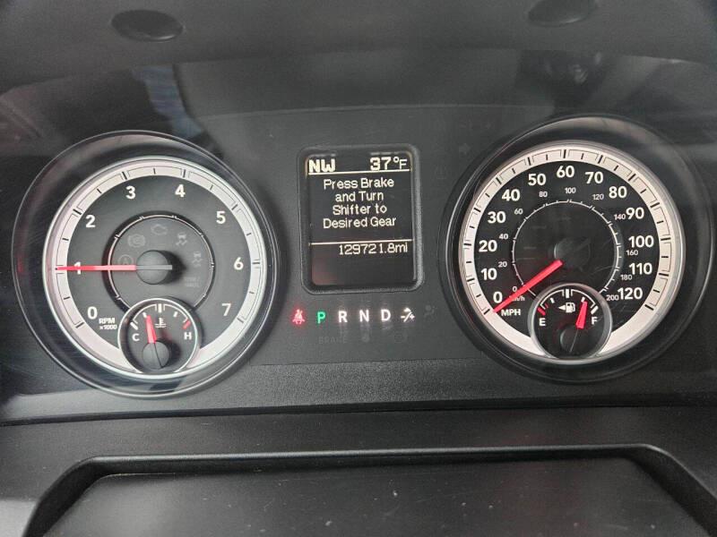 RAM 1500 SLT Quad Cab 4WD 2014