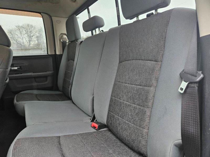 RAM 1500 SLT Quad Cab 4WD 2014