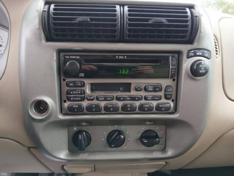 Ford Explorer Sport Trac XLS 2WD 2003