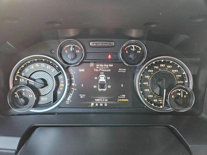 RAM 1500 Rebel Crew Cab SWB 4WD 2017