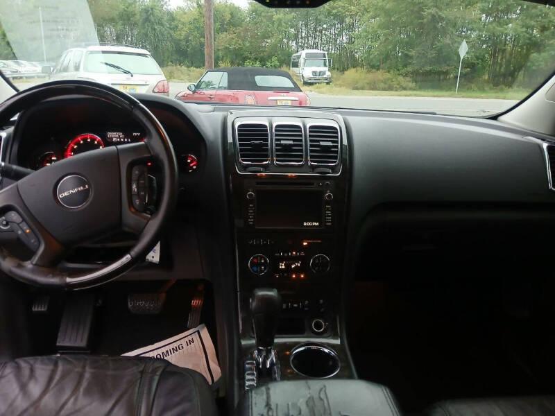 GMC Acadia Denali AWD 2012