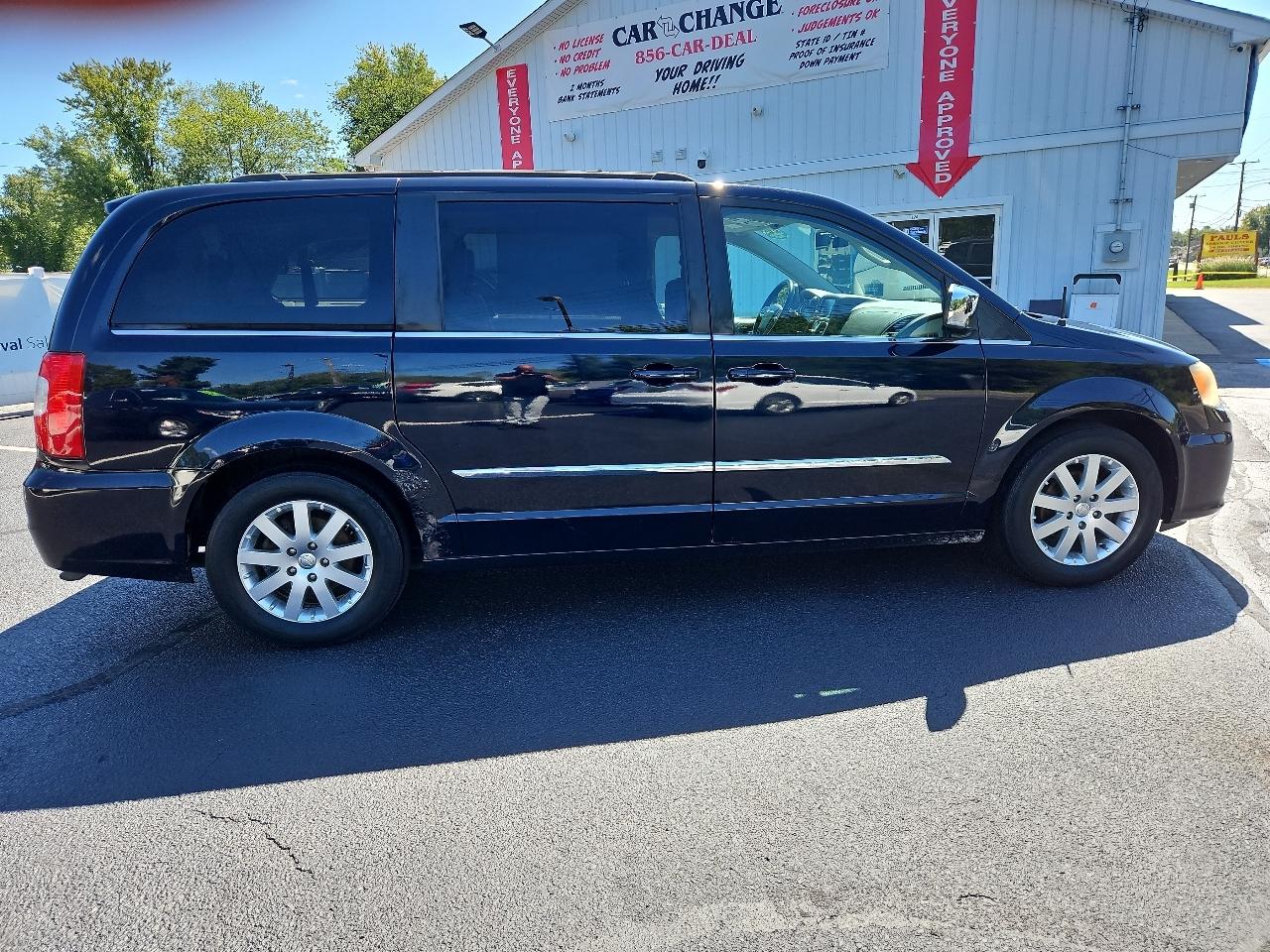 Chrysler Town & Country Touring-L 2011