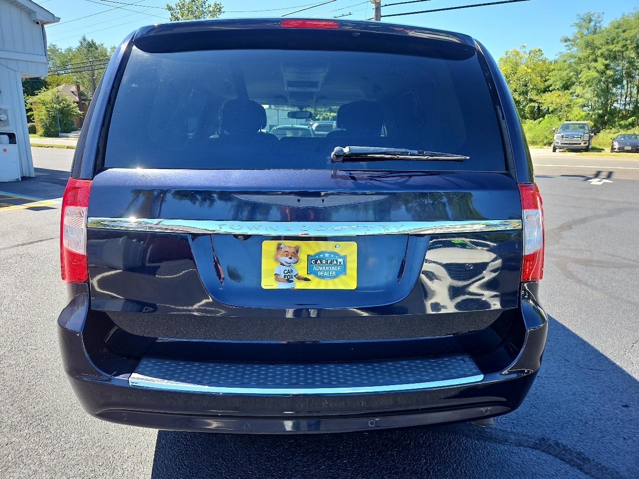 Chrysler Town & Country Touring-L 2011
