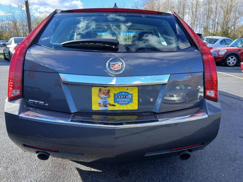 Cadillac CTS Sport Wagon 3.0L Luxury AWD 2011