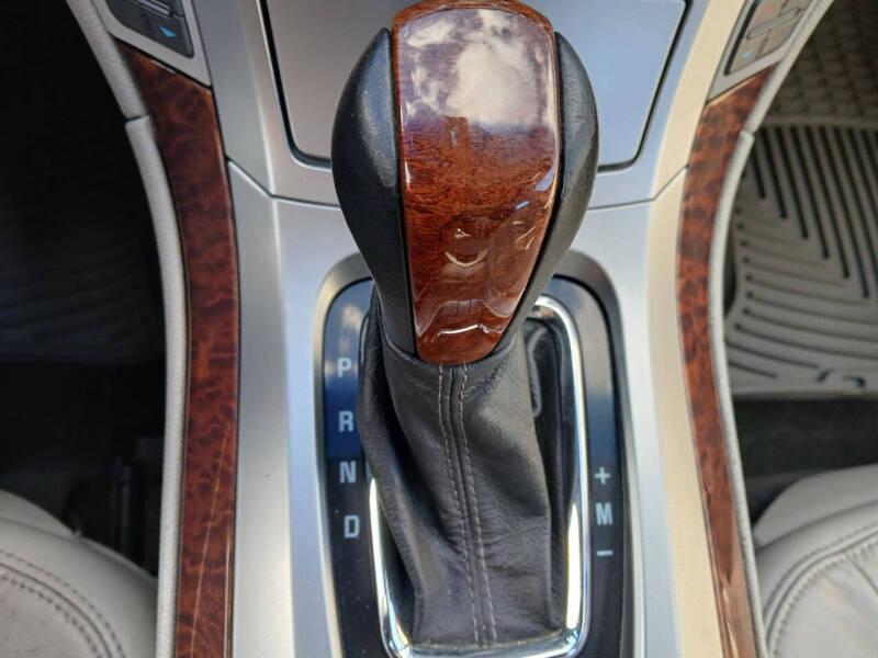 Cadillac CTS Sport Wagon 3.0L Luxury AWD 2011