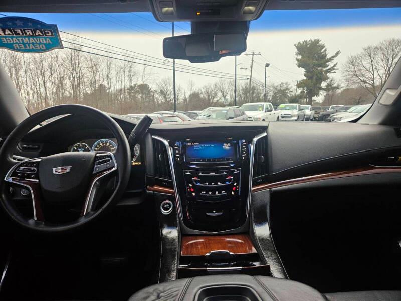 Cadillac Escalade Luxury 4WD 2015