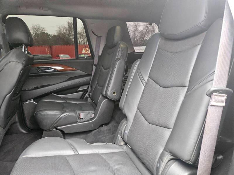 Cadillac Escalade Luxury 4WD 2015