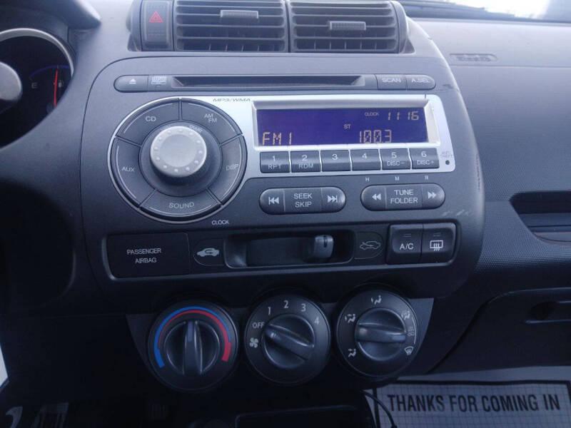 Honda Fit Sport 5-Speed MT 2008