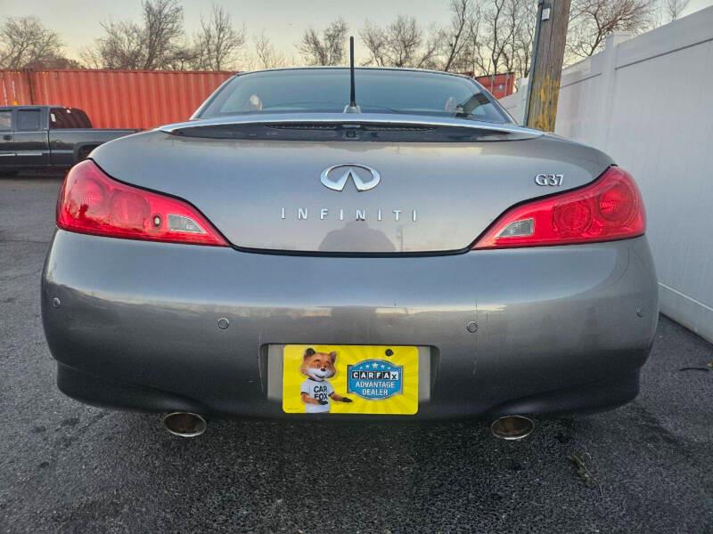 Infiniti G Convertible Base 2011