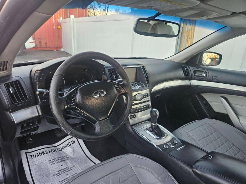 Infiniti G Convertible Base 2011