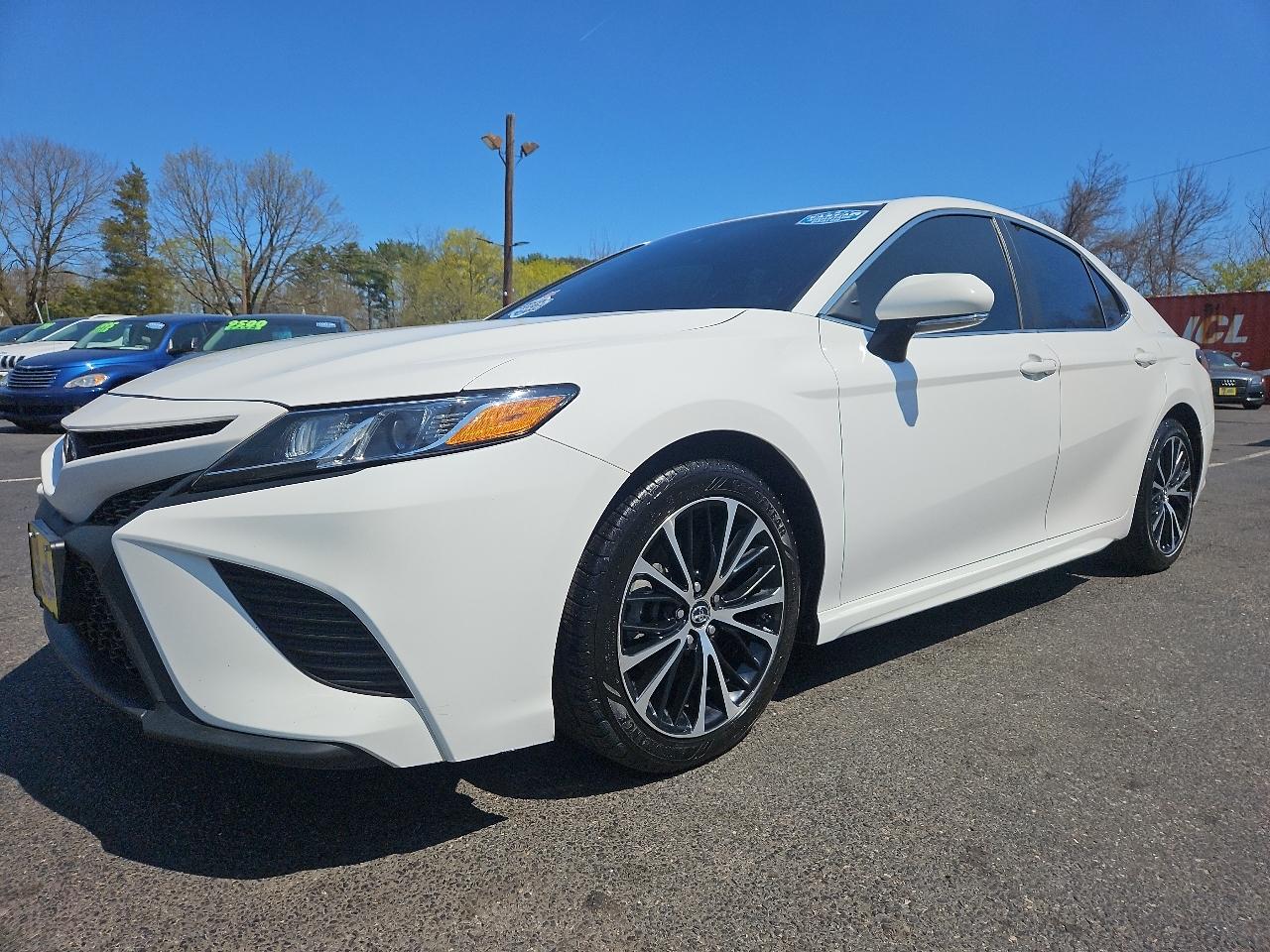 Toyota Camry 4dr Sdn I4 Auto LE (Natl) 2019