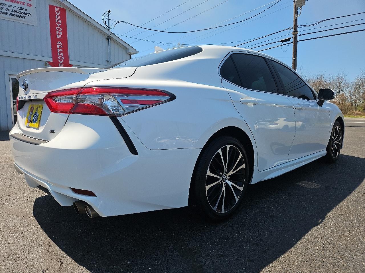 Toyota Camry 4dr Sdn I4 Auto LE (Natl) 2019
