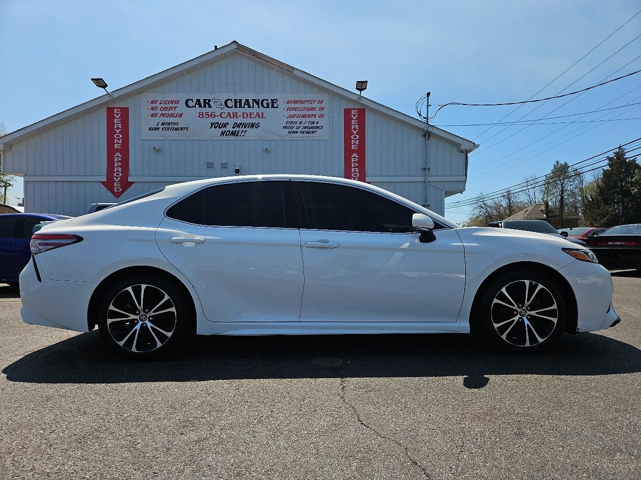 Toyota Camry 4dr Sdn I4 Auto LE (Natl) 2019