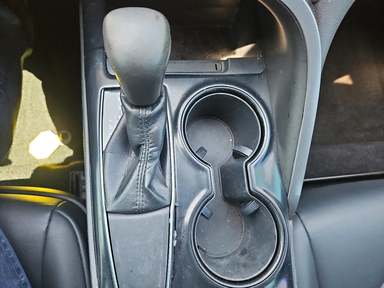 Toyota Camry 4dr Sdn I4 Auto LE (Natl) 2019