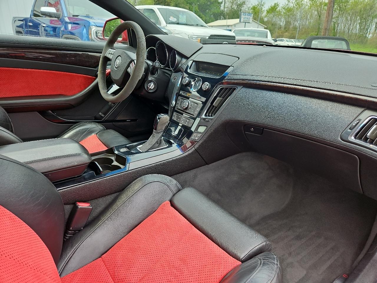 Cadillac CTS V Coupe 2011