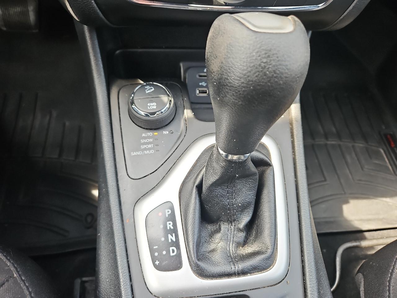 Jeep Cherokee Latitude 4WD 2014