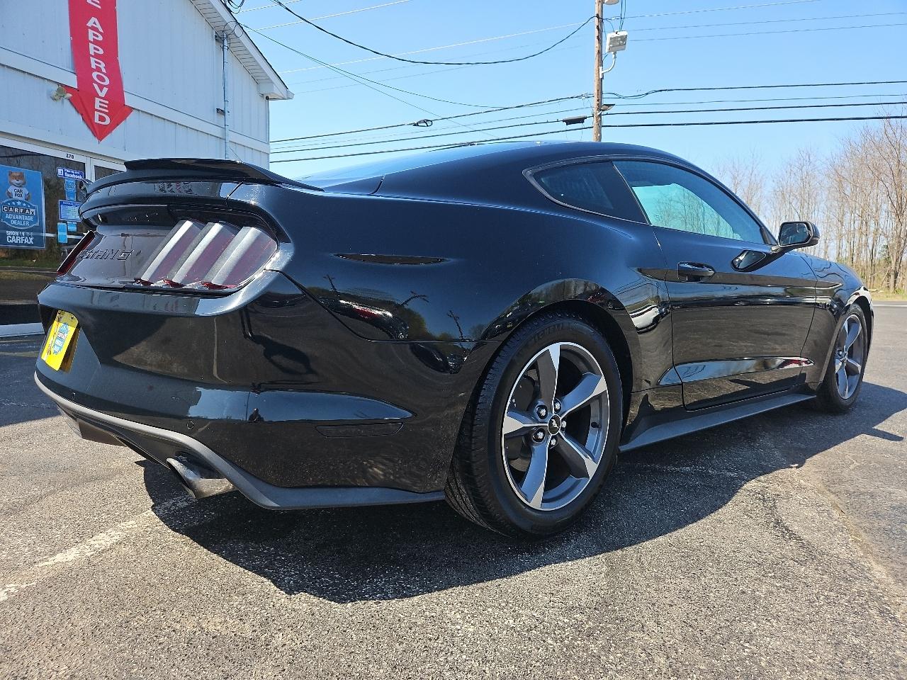 Ford Mustang EcoBoost Coupe 2015
