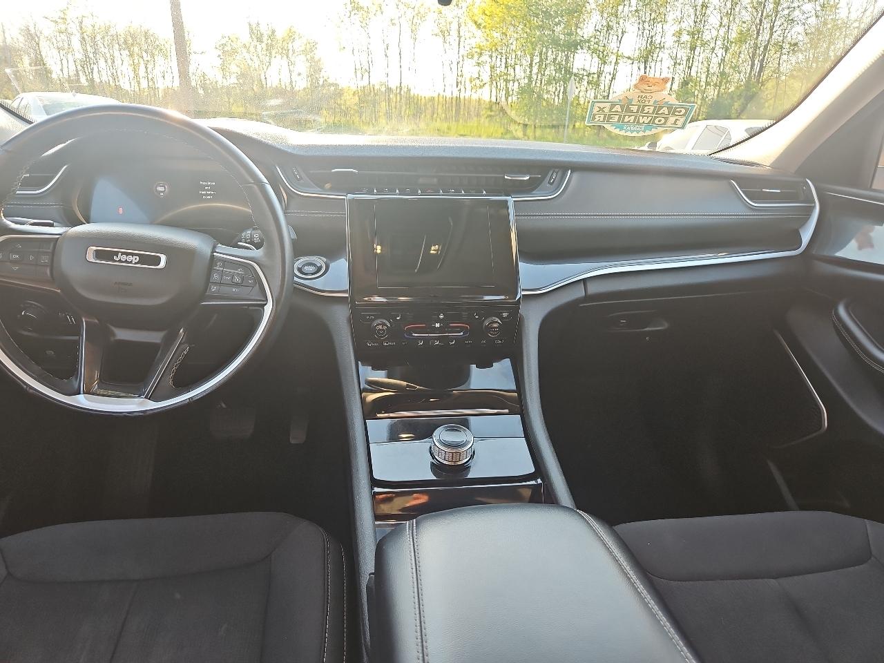 Jeep Grand Cherokee L Laredo 4WD 2022
