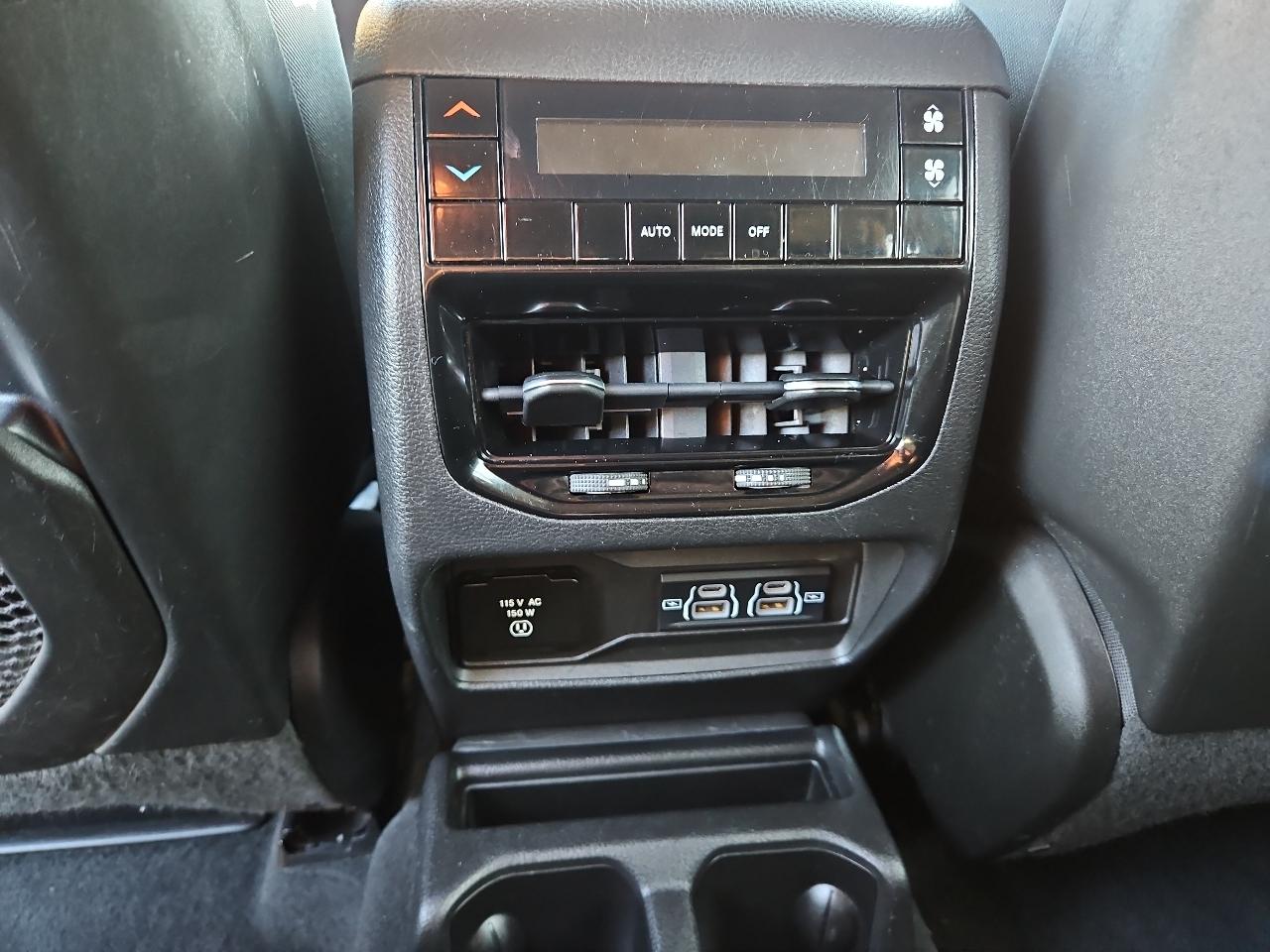 Jeep Grand Cherokee L Laredo 4WD 2022