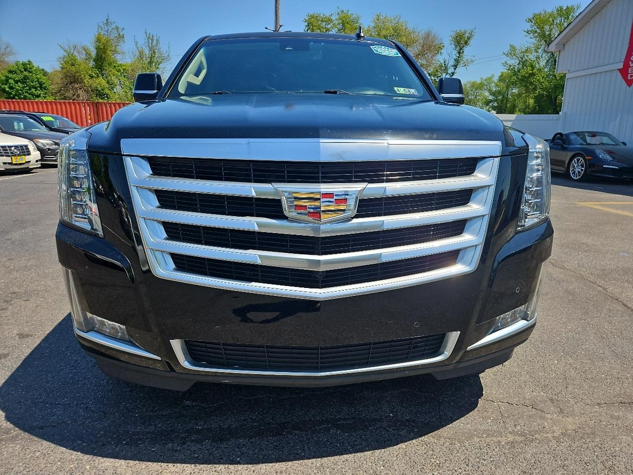 Cadillac Escalade Luxury 4WD 2016