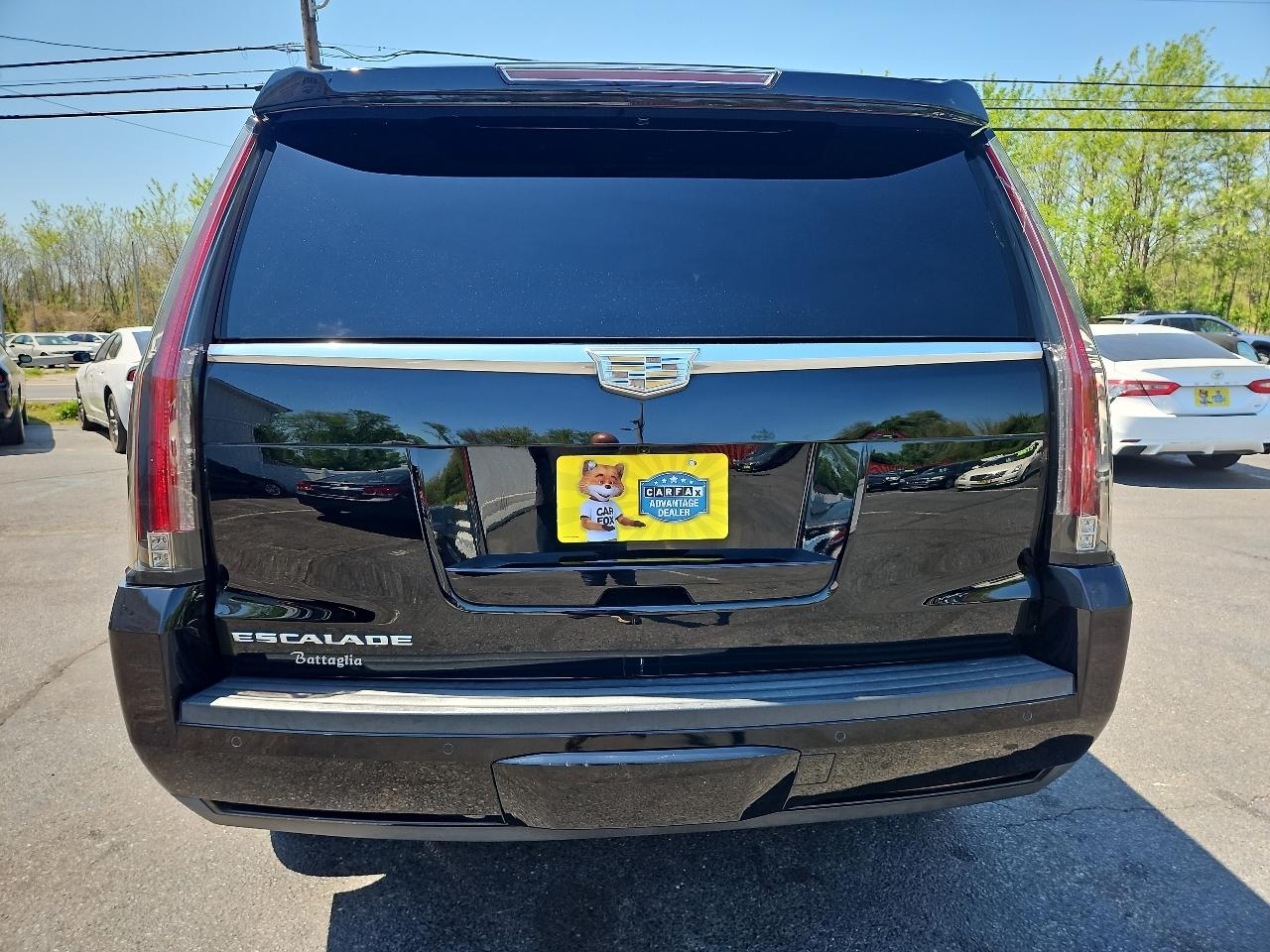 Cadillac Escalade Luxury 4WD 2016