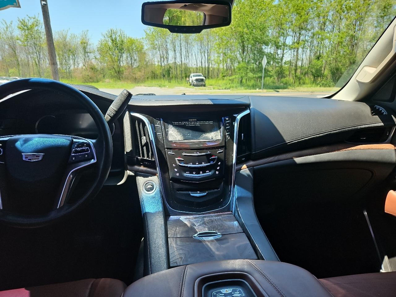 Cadillac Escalade Luxury 4WD 2016