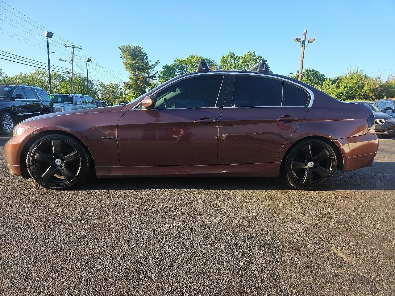 BMW 3-Series 330i Sedan 2006