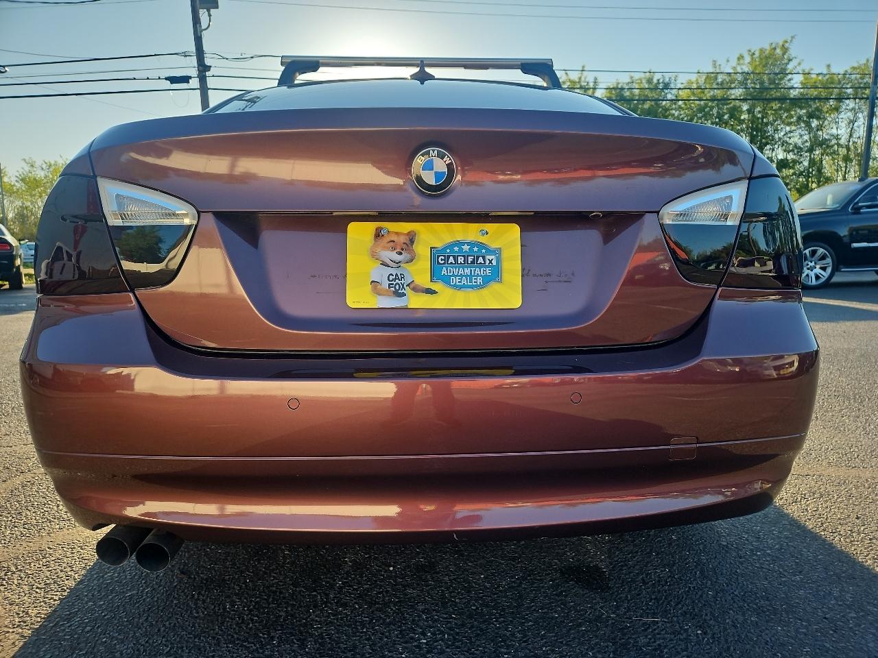 BMW 3-Series 330i Sedan 2006
