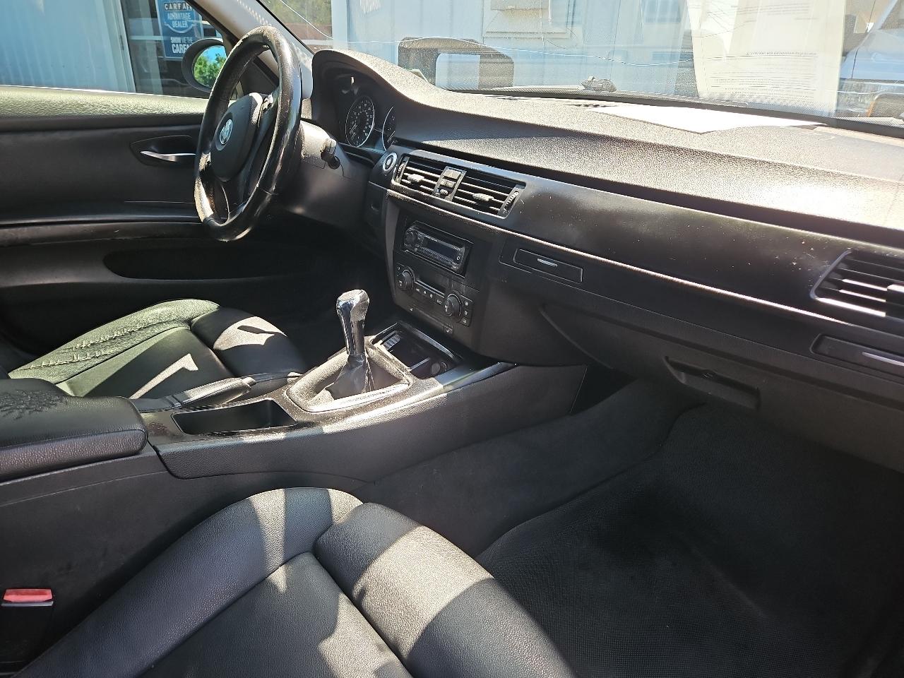 BMW 3-Series 330i Sedan 2006