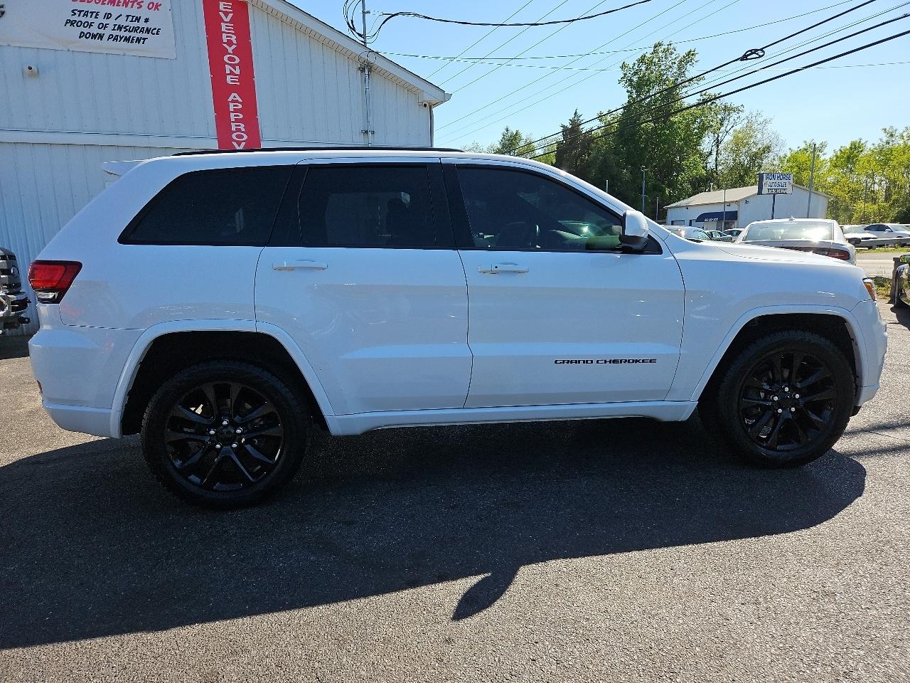 Jeep Grand Cherokee Laredo 4WD 2020