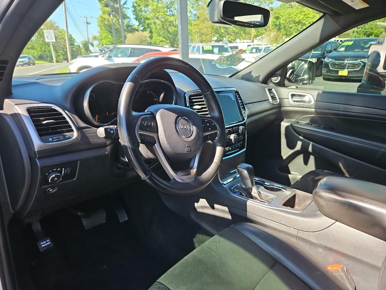 Jeep Grand Cherokee Laredo 4WD 2020