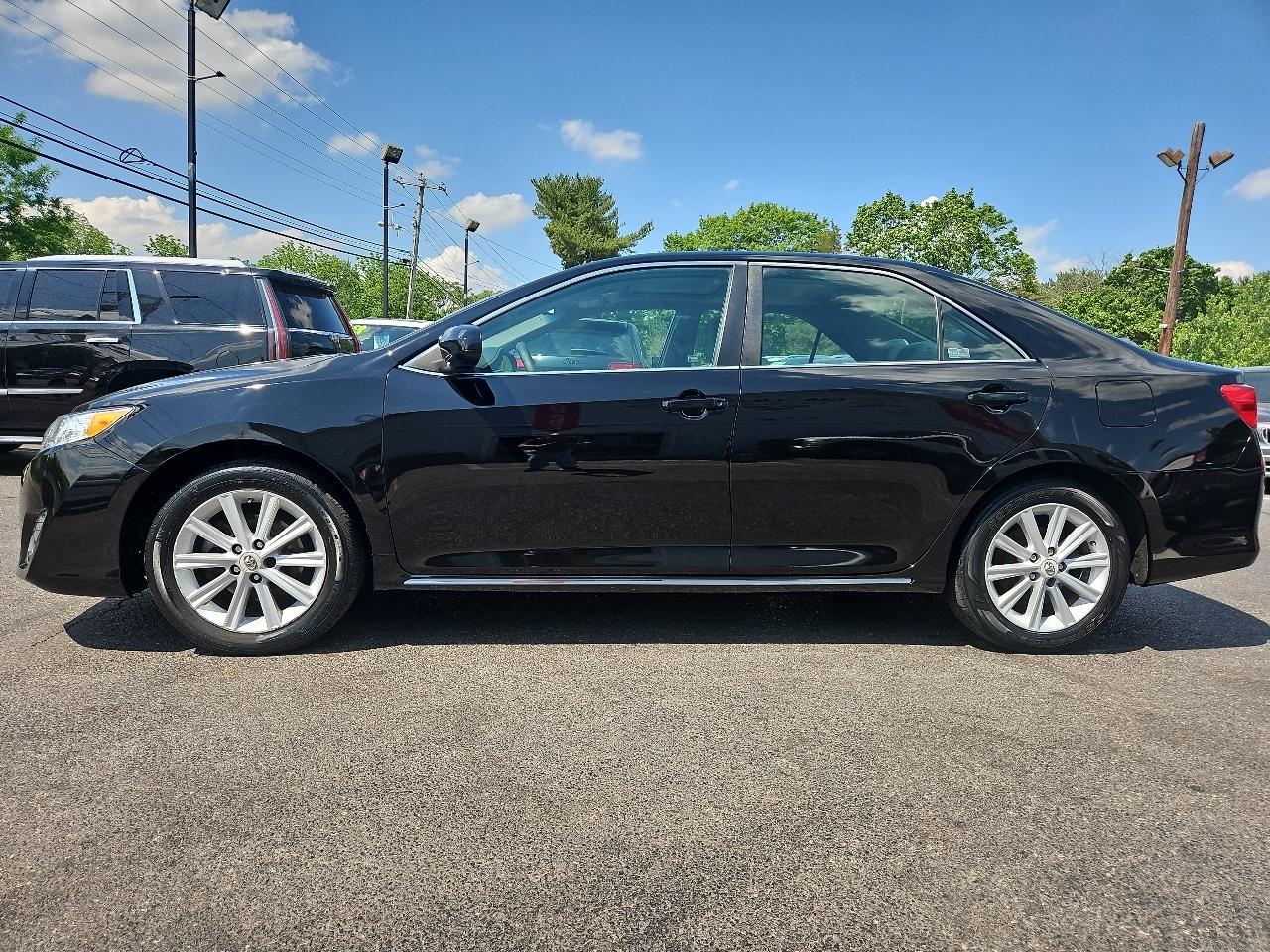 Toyota Camry 4dr Sdn XLE Auto 2012
