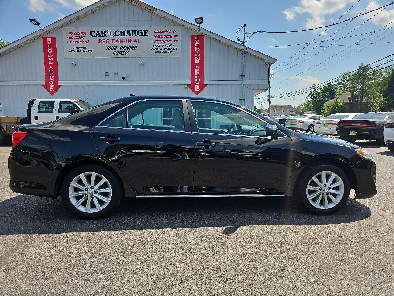 Toyota Camry 4dr Sdn XLE Auto 2012