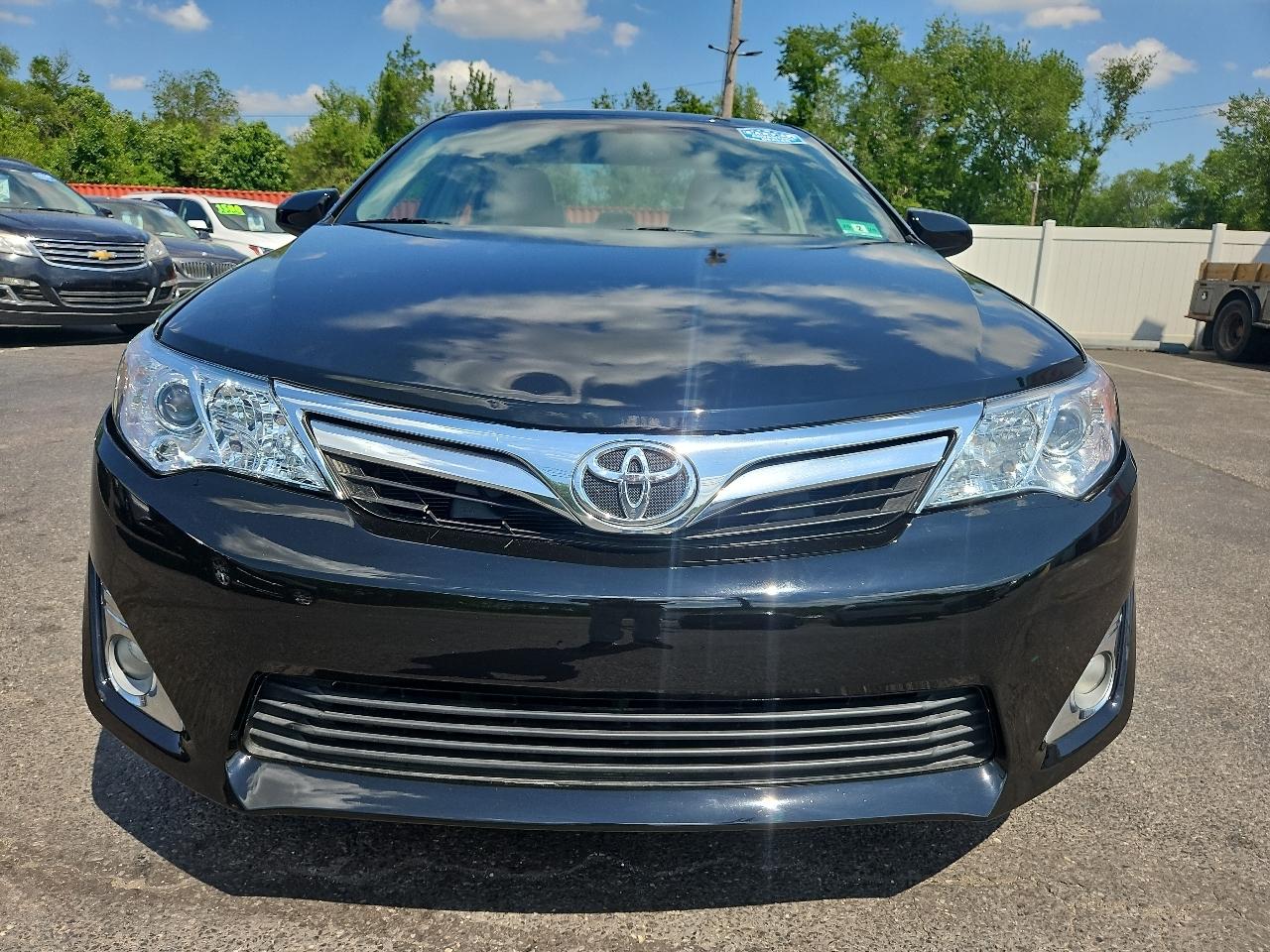 Toyota Camry 4dr Sdn XLE Auto 2012