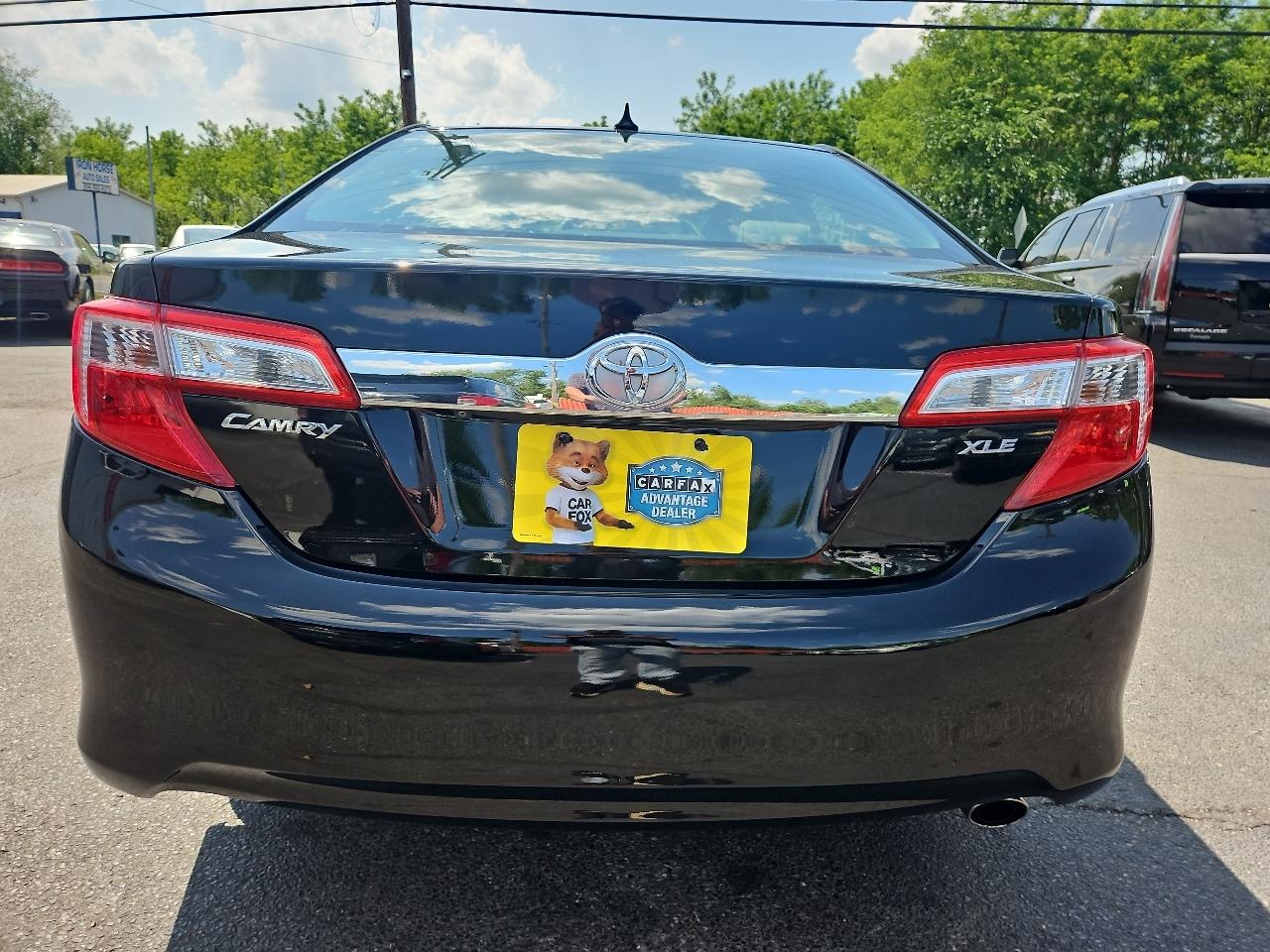 Toyota Camry 4dr Sdn XLE Auto 2012