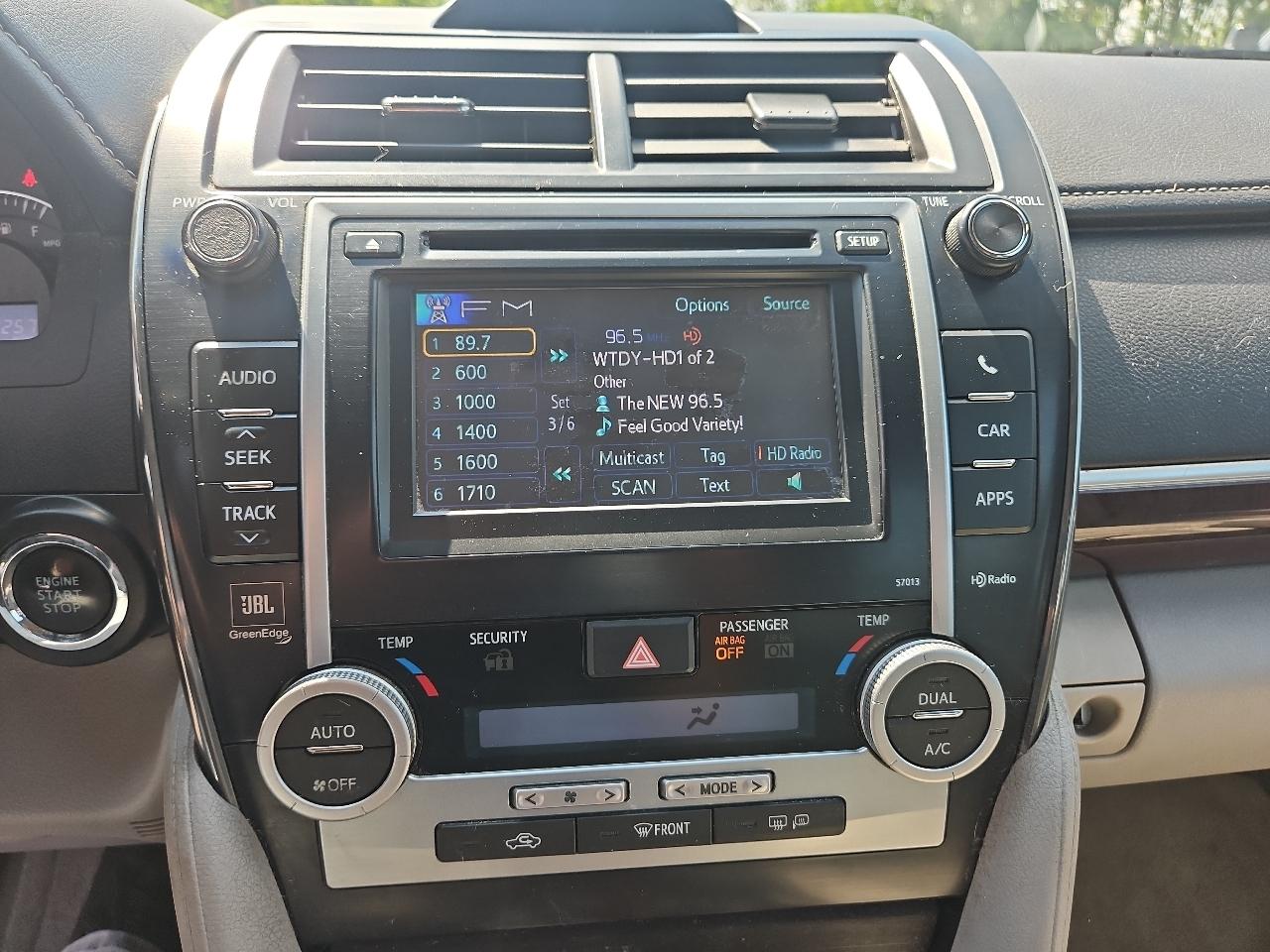 Toyota Camry 4dr Sdn XLE Auto 2012