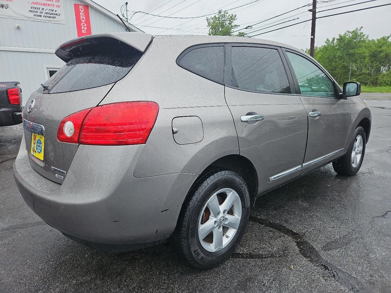 Nissan Rogue S AWD 2012