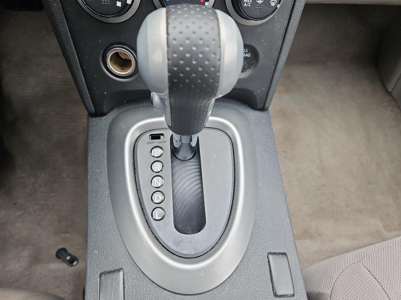 Nissan Rogue S AWD 2012
