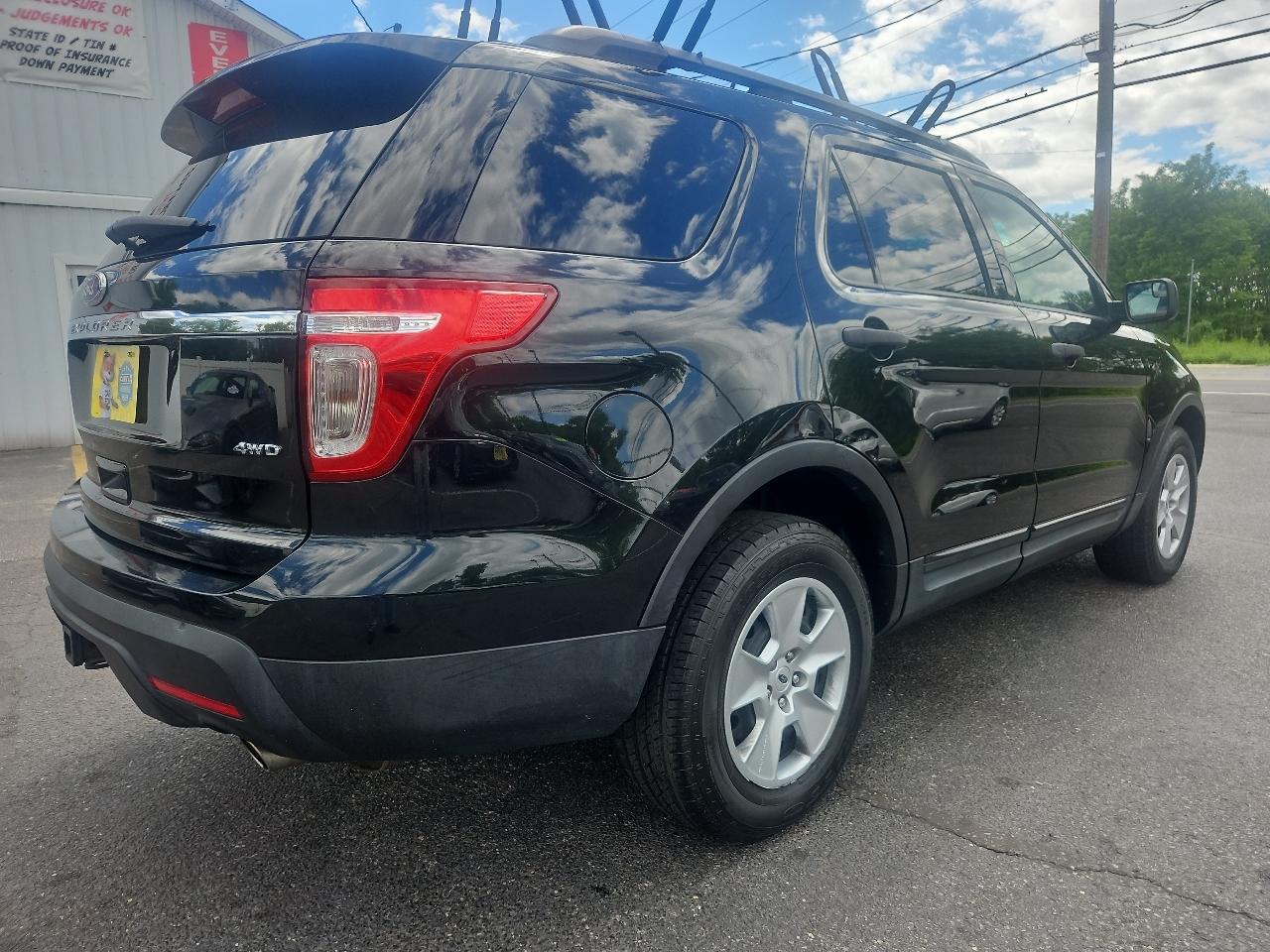 Ford Explorer Base 4WD 2013
