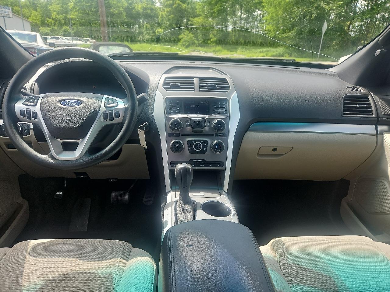Ford Explorer Base 4WD 2013