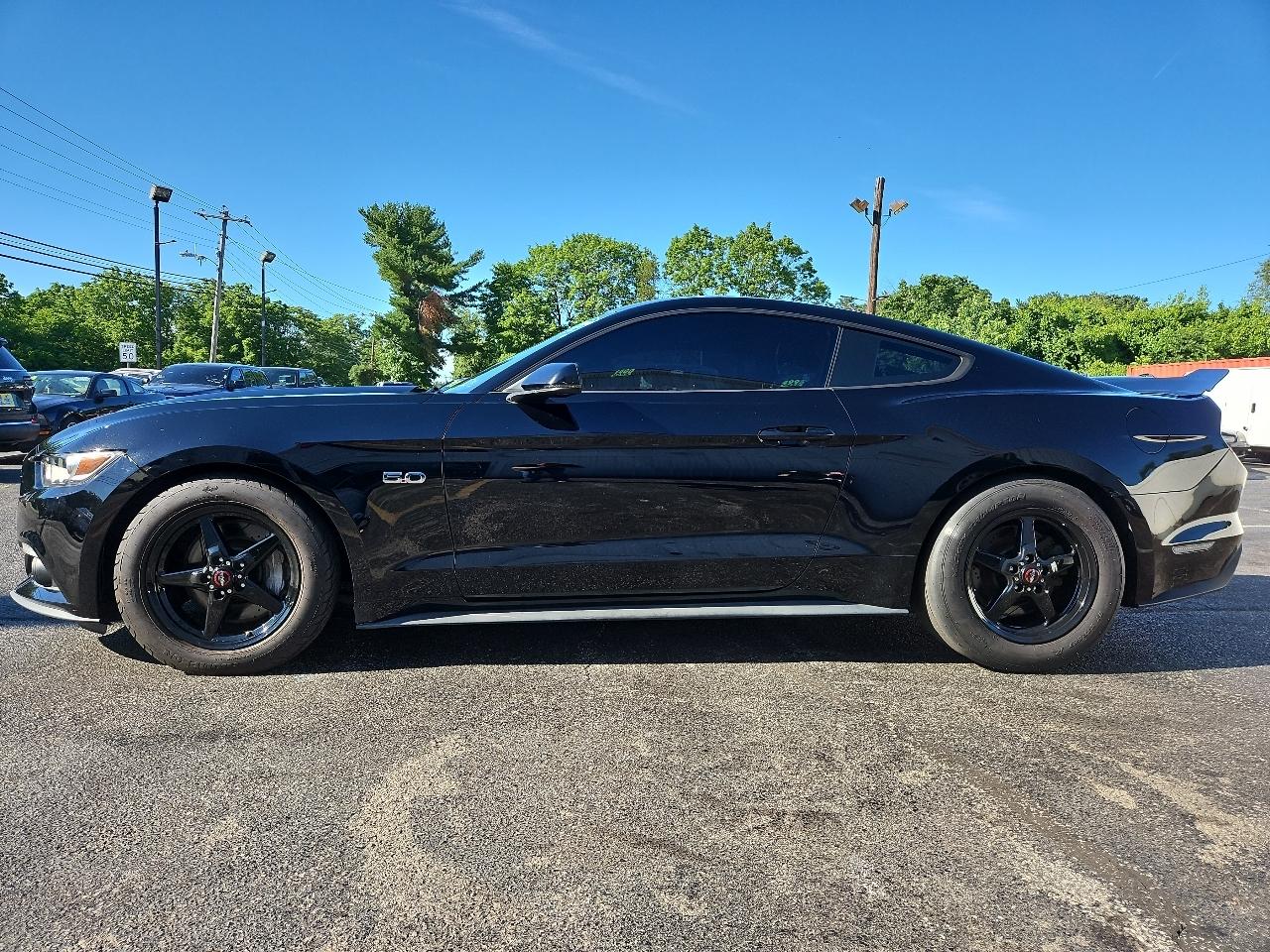 Ford Mustang GT Premium Coupe 2017