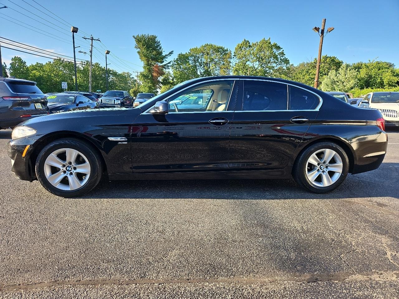 BMW 5-Series 528i xDrive 2012