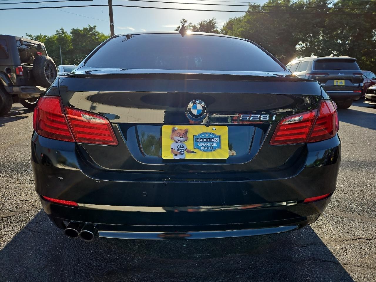 BMW 5-Series 528i xDrive 2012
