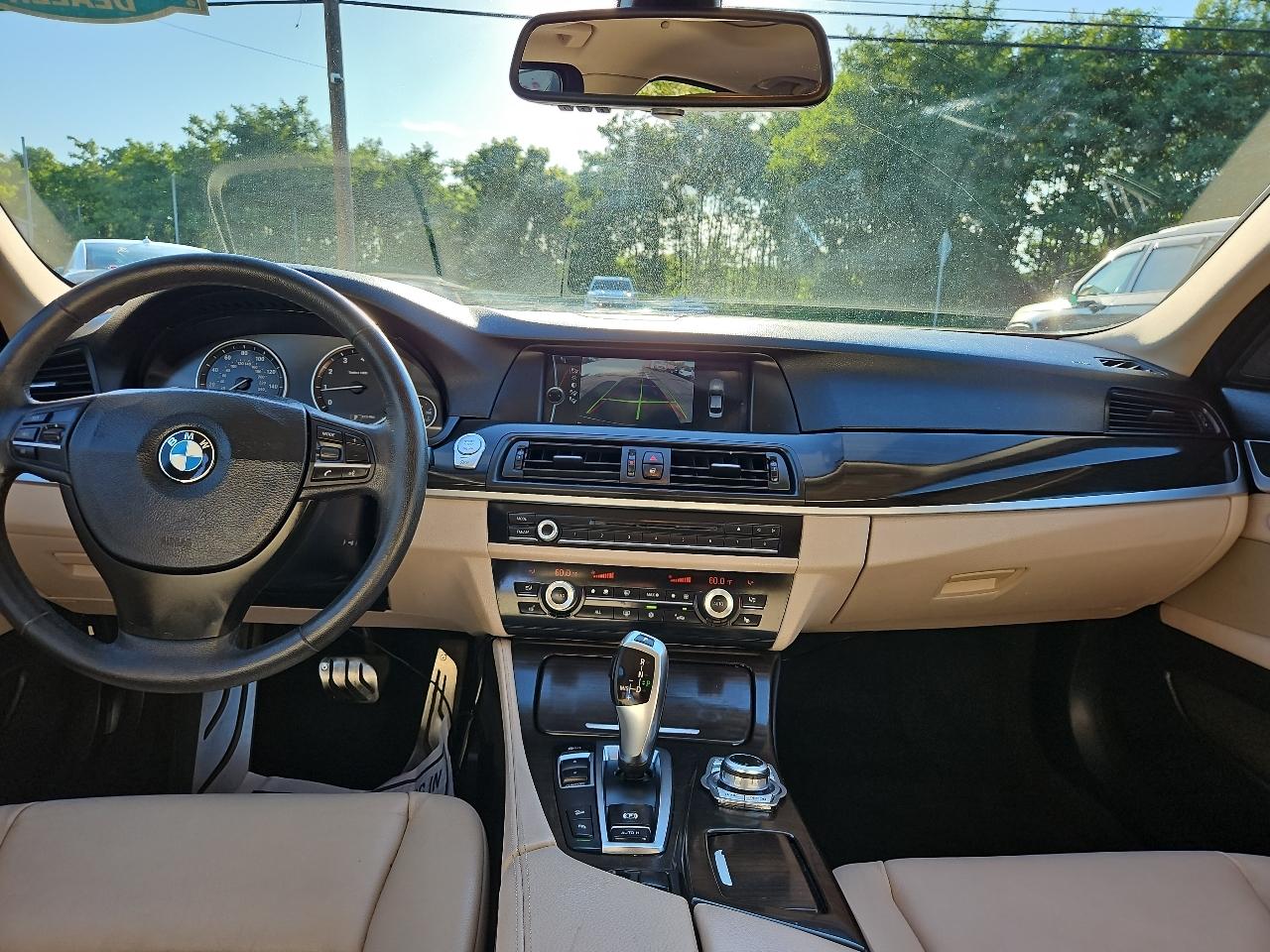 BMW 5-Series 528i xDrive 2012