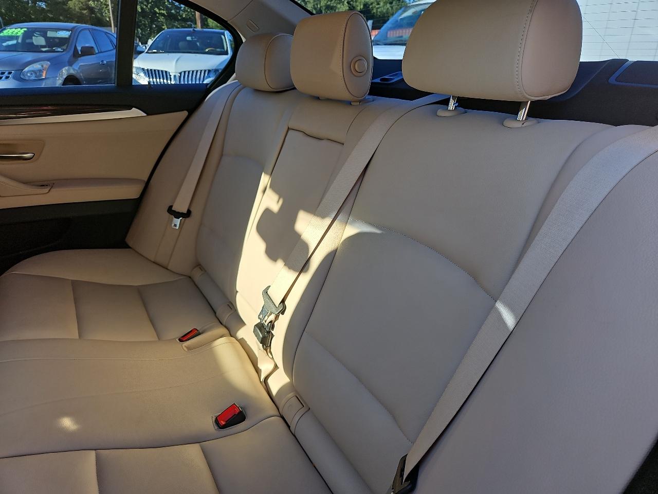 BMW 5-Series 528i xDrive 2012