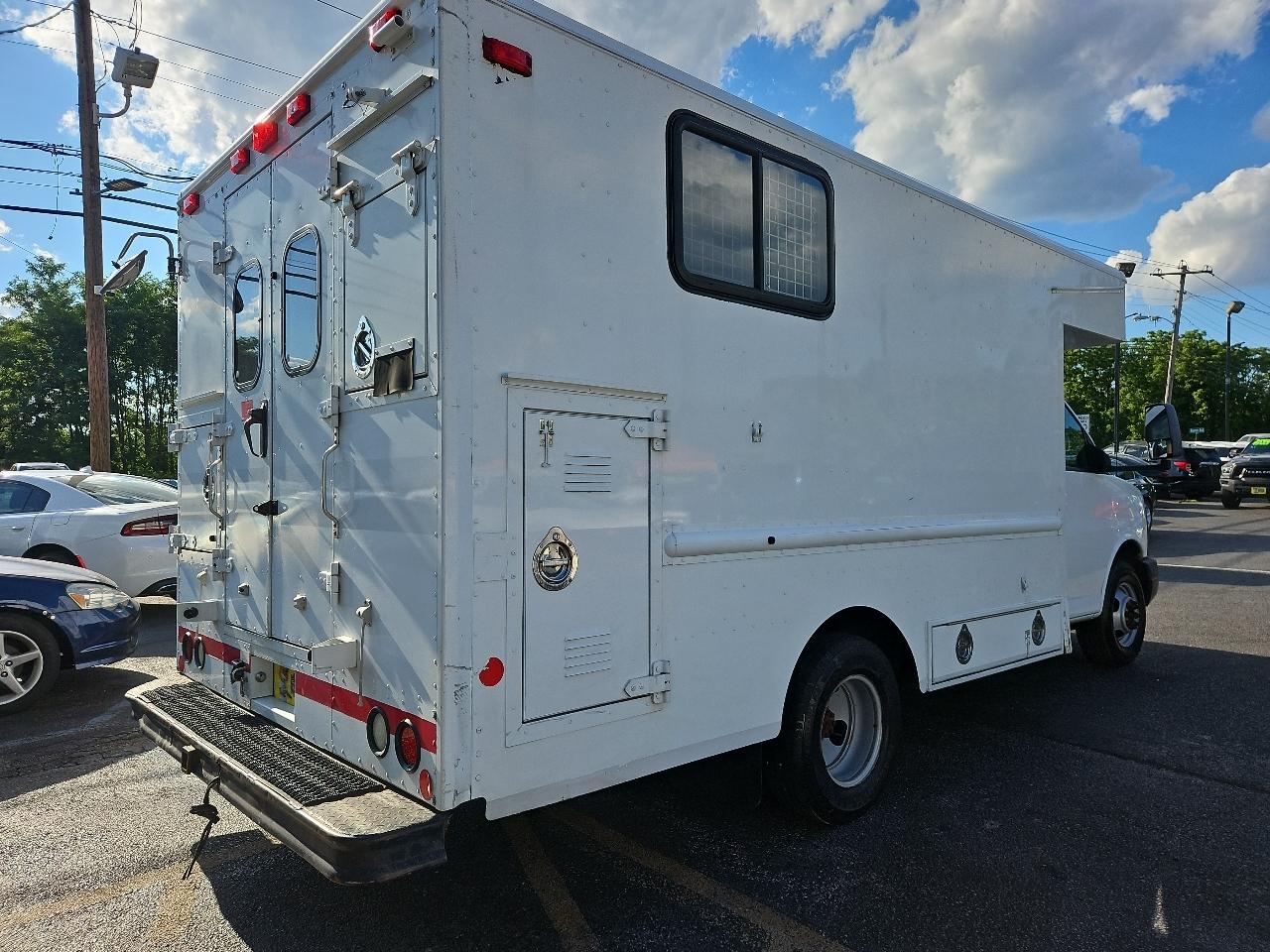 GMC Savana G3500 2009