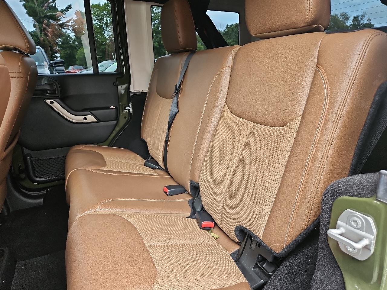 Jeep Wrangler Unlimited Sahara 4WD 2016