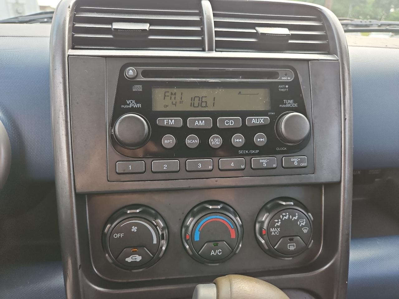 Honda Element EX 4WD AT w/ Front Side Airbags 2004