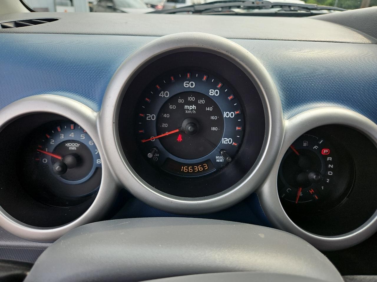 Honda Element EX 4WD AT w/ Front Side Airbags 2004